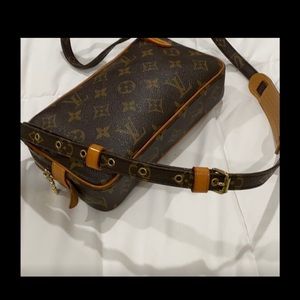 AUTHENTIC LOUIS VUITTON